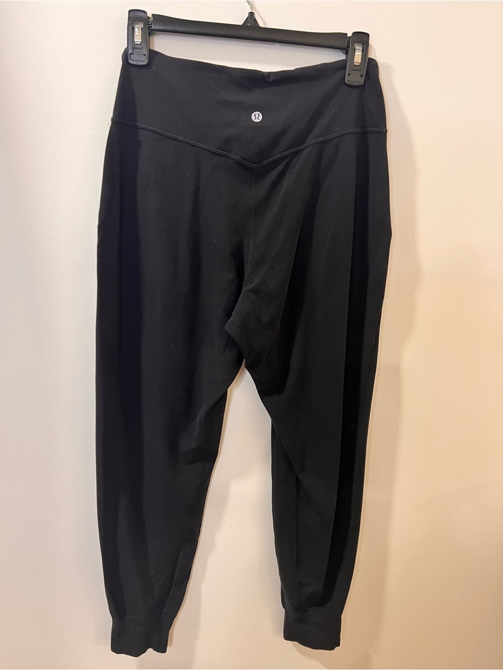 LIKE NEW - Lululemon Align High-Rise Joggers Black Size 8 - Picture 3 of 3
